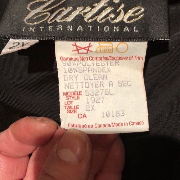 LUXURIOUS VELVET FULL LENGTH PLUS SIZE GOWN - Picture 11 of 16